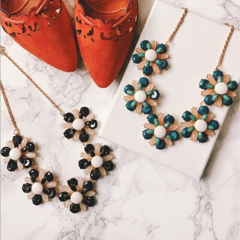 Floral statement necklace- green